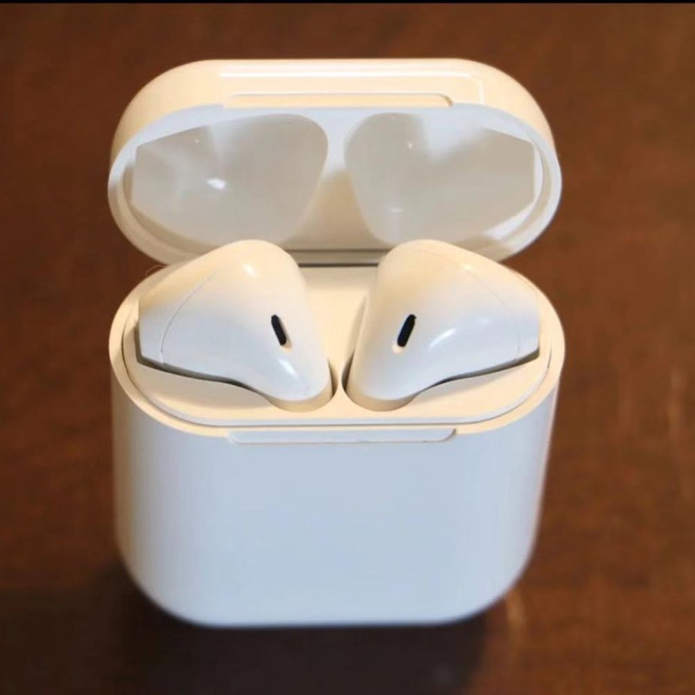 True Wireless Earbuds - Picture 1 of 4